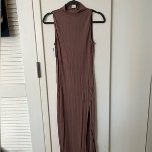 NWT Aritzia Wilfred Free Leo Dress Sleeveless Mock Neck Maxi Slit Dress S Small